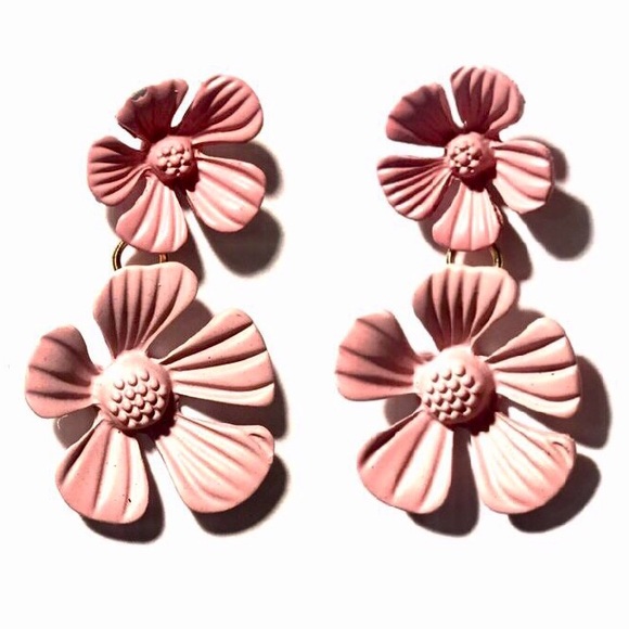 NWT Daisy Drop Statement Earrings in Warm Pink - Picture 2 of 5